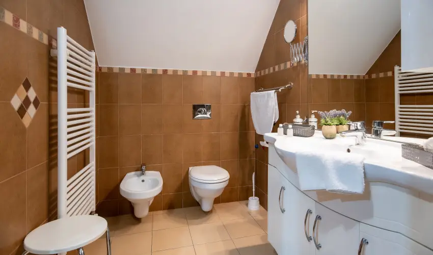 Nyerges Hotel Term�l Monor - Kedvezm�nyes �r csal�dok r�sz�re reggelivel (1 �jt�l)