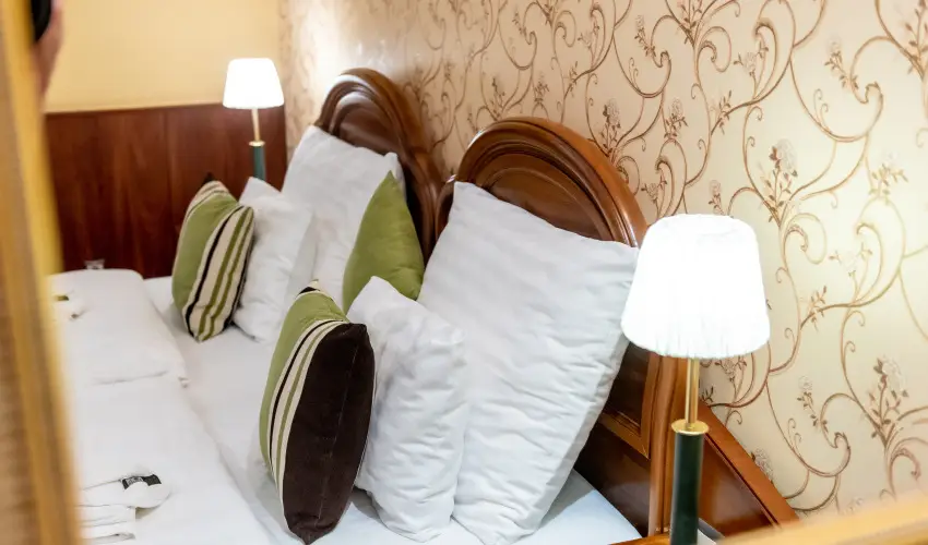 Nyerges Hotel Term�l Monor - Kedvezm�nyes �r csal�dok r�sz�re reggelivel (1 �jt�l)