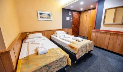 Nyerges Hotel Term�l Monor