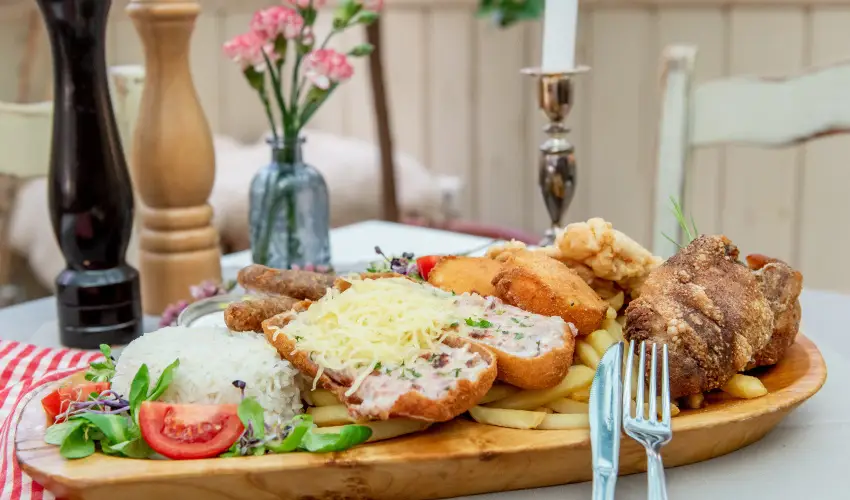 Nyerges Hotel Term�l Monor - Kedvezm�nyes �r csal�dok r�sz�re reggelivel (1 �jt�l)