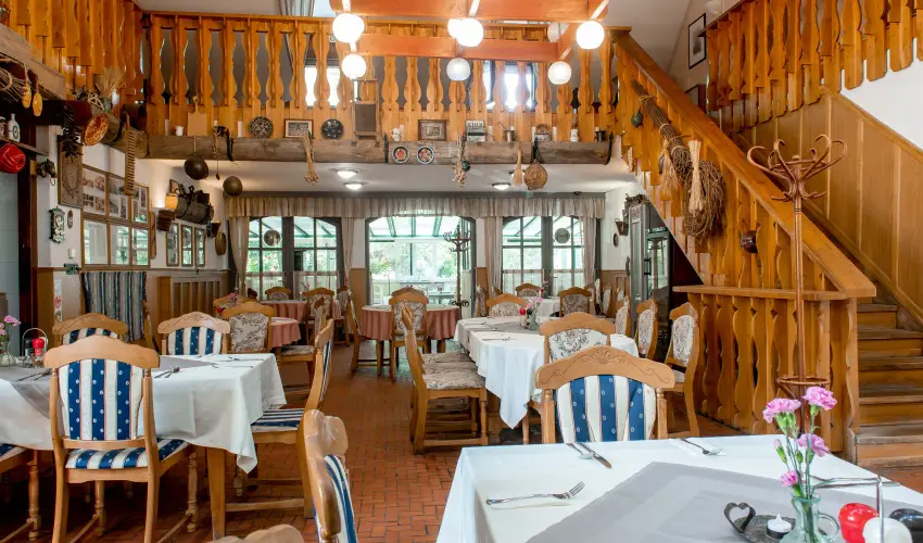 Nyerges Hotel Term�l Monor - Kedvezm�nyes �r csal�dok r�sz�re reggelivel (1 �jt�l)