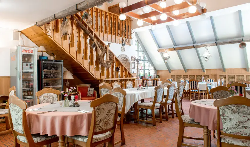 Nyerges Hotel Term�l Monor - Kedvezm�nyes �r csal�dok r�sz�re reggelivel (1 �jt�l)