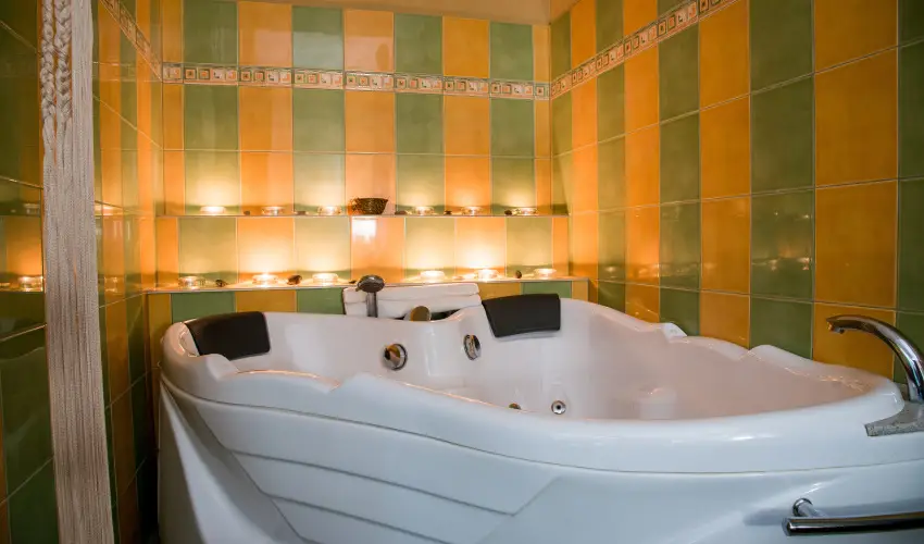 Nyerges Hotel Term�l Monor - Kedvezm�nyes �r csal�dok r�sz�re reggelivel (1 �jt�l)