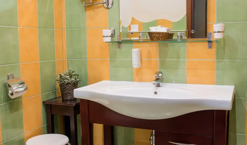 Nyerges Hotel Term�l Monor - Kedvezm�nyes �r csal�dok r�sz�re reggelivel (1 �jt�l)