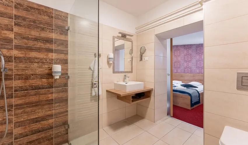 Ozis Hotel  Nagykanizsa - Kedvezmnyes r csaldok rszreak nelltssal (min. 2 j)