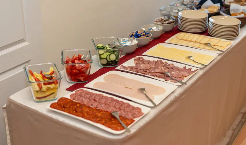 Ozis Hotel  Nagykanizsa - Kedvezmnyes r csaldok rszreak nelltssal (min. 2 j)