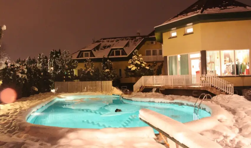 O�zis Wellness Panzi� Szigetszentmikl�s - Alap �rak reggelis ell�t�ssal (1 �jt�l)