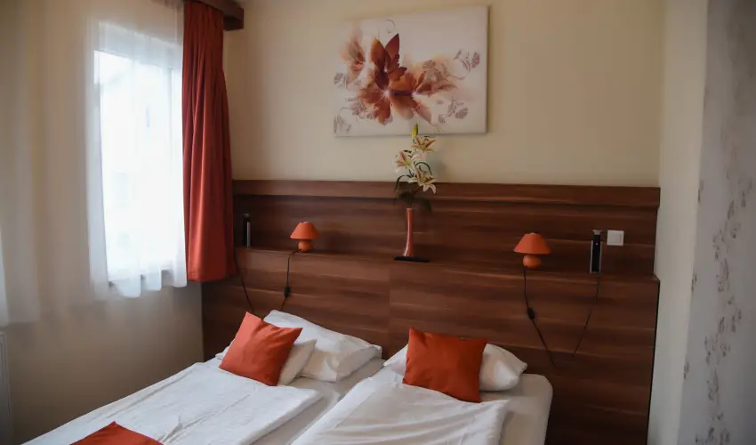 O�zis Wellness Panzi� Szigetszentmikl�s - Alap �rak reggelis ell�t�ssal (1 �jt�l)