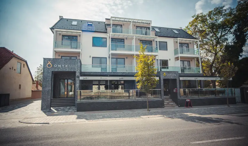 Onyx Luxury Srvr Srvr - Kedvezmnyes ajnlat (min. 2 j)