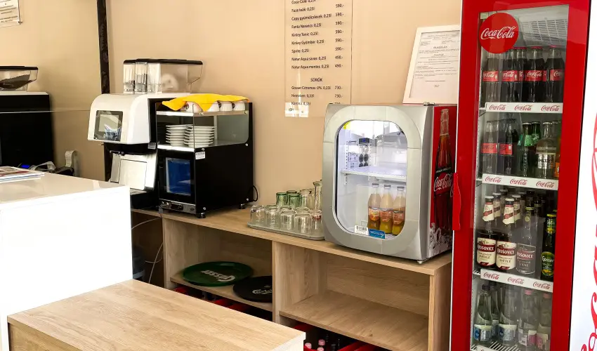 �reg-t� Hotel Tata - Kedvezm�nyes �r csal�dok r�sz�reak reggelis ell�t�ssal (1 �jt�l)