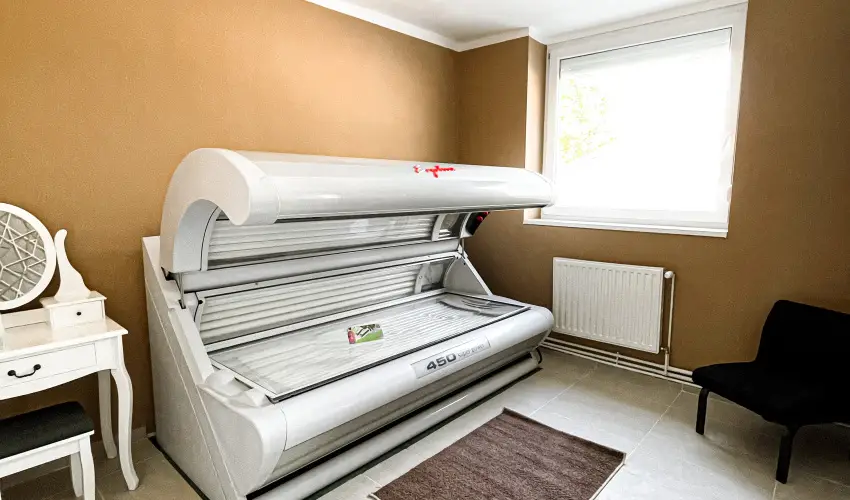 �reg-t� Hotel Tata - Kedvezm�nyes �r csal�dok r�sz�reak reggelis ell�t�ssal (1 �jt�l)