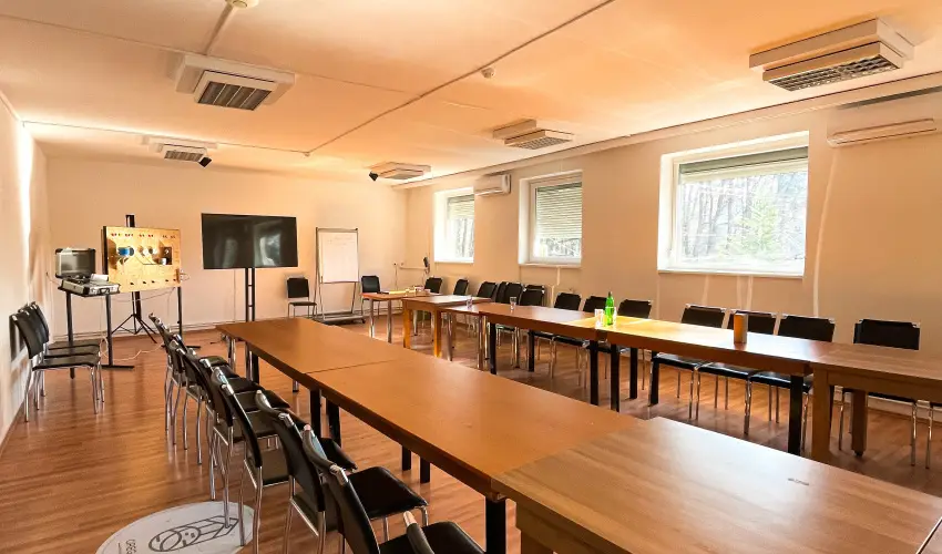 �reg-t� Hotel Tata - Kedvezm�nyes �r csal�dok r�sz�reak reggelis ell�t�ssal (1 �jt�l)