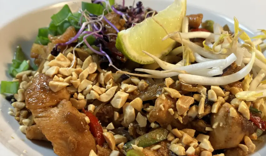 �reg-t� Hotel Tata - Kedvezm�nyes �r csal�dok r�sz�reak reggelis ell�t�ssal (1 �jt�l)