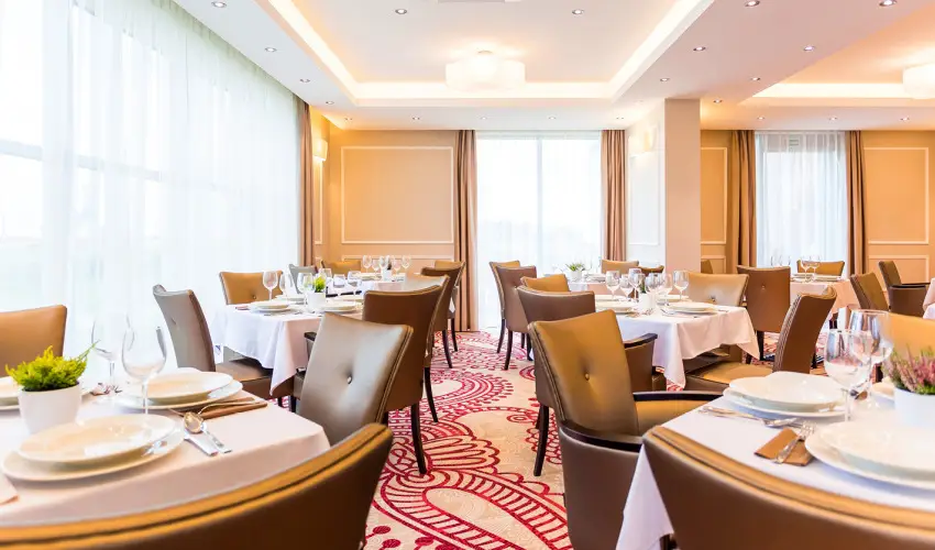 Outlet Hotel Polgr Polgr - Kedvezmnyes r csaldok rszre flpanzis elltssal (1 jtl)