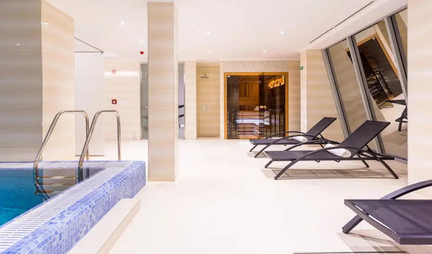 Outlet Hotel Polgr Polgr - Kedvezmnyes r csaldok rszre flpanzis elltssal (1 jtl)