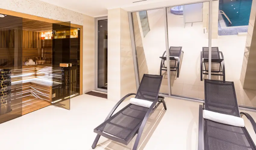 Outlet Hotel Polgr Polgr - Kedvezmnyes r csaldok rszre flpanzis elltssal (1 jtl)