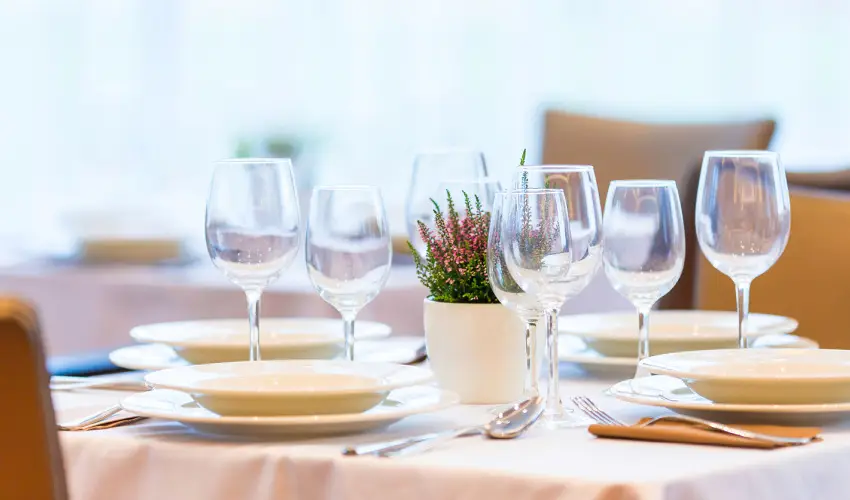 Outlet Hotel Polgr Polgr - Kedvezmnyes r csaldok rszre flpanzis elltssal (1 jtl)