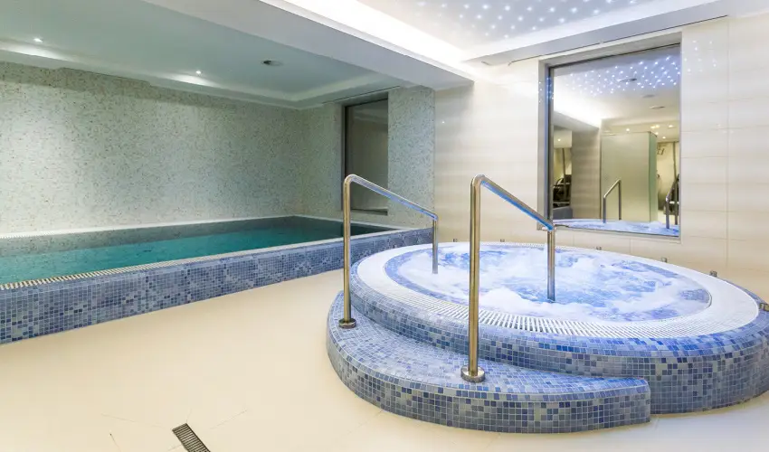 Outlet Hotel Polgr Polgr - Kedvezmnyes r csaldok rszre flpanzis elltssal (1 jtl)