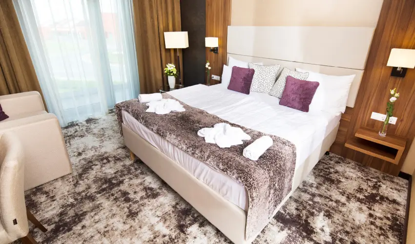 Outlet Hotel Polgr Polgr - Kedvezmnyes r csaldok rszre flpanzis elltssal (1 jtl)