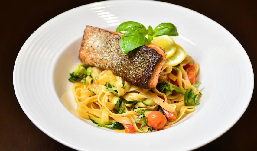 Outlet Hotel Polgr Polgr - Kedvezmnyes r csaldok rszre flpanzis elltssal (1 jtl)