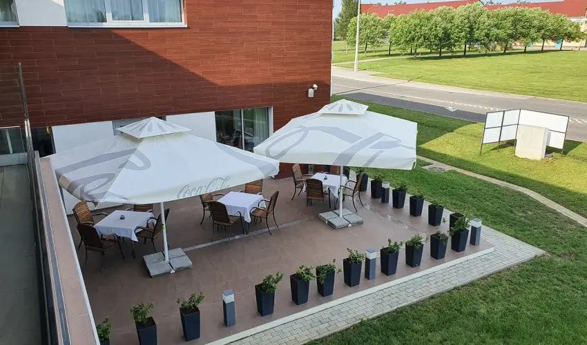 Outlet Hotel Polgr Polgr - Kedvezmnyes r csaldok rszre flpanzis elltssal (1 jtl)