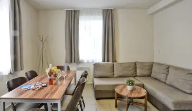 Pandora Zs�ry Apartmanok Mez�k�vesd