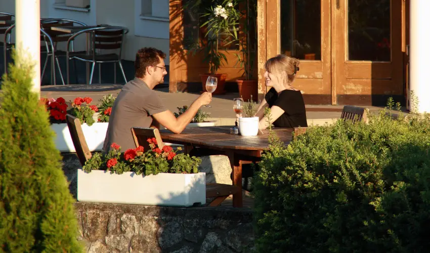 Aquilo Hotel Panorma Tihany Tihany - Kedvezmnyes r csaldok rszreak reggelis elltssal (1 jtl)