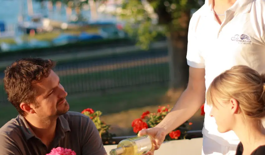 Aquilo Hotel Panorma Tihany Tihany - Kedvezmnyes r csaldok rszreak reggelis elltssal (1 jtl)