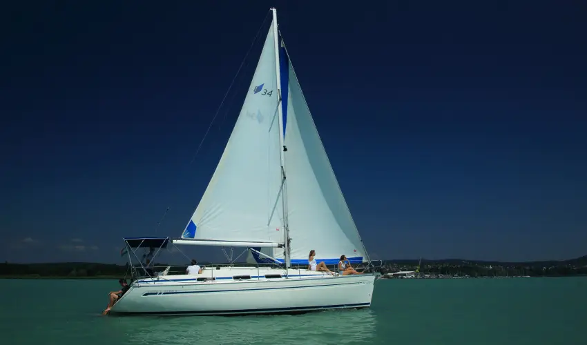 Aquilo Hotel Panorma Tihany Tihany - Kedvezmnyes r csaldok rszreak reggelis elltssal (1 jtl)