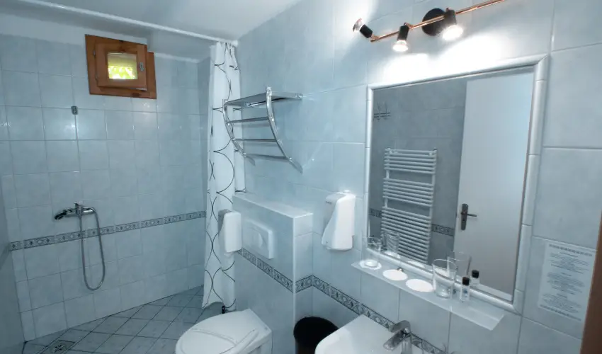 Aquilo Hotel Panorma Tihany Tihany - Kedvezmnyes r csaldok rszreak reggelis elltssal (1 jtl)