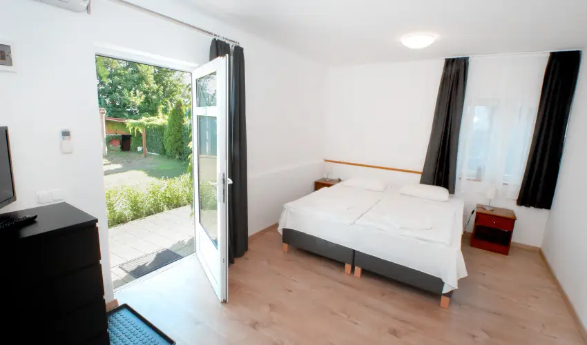 Aquilo Hotel Panorma Tihany Tihany - Kedvezmnyes r csaldok rszreak reggelis elltssal (1 jtl)