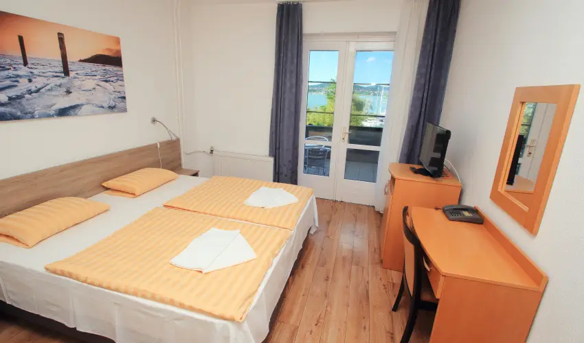 Aquilo Hotel Panorma Tihany Tihany - Kedvezmnyes r csaldok rszreak reggelis elltssal (1 jtl)