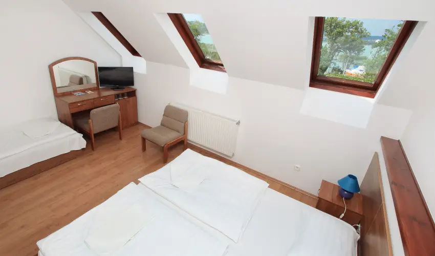 Aquilo Hotel Panorma Tihany Tihany - Kedvezmnyes r csaldok rszreak reggelis elltssal (1 jtl)