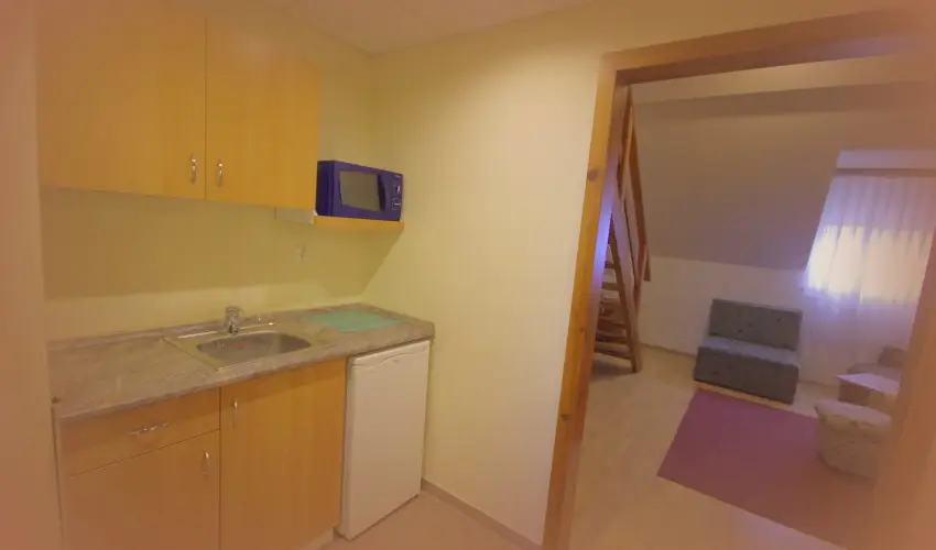 Hotel Vad�szk�rt Sz�kesfeh�rv�r - Kedvezm�nyes �r csal�dok r�sz�reak (1 �jt�l)