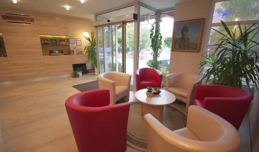Hotel Vad�szk�rt Sz�kesfeh�rv�r - Kedvezm�nyes �r csal�dok r�sz�reak (1 �jt�l)