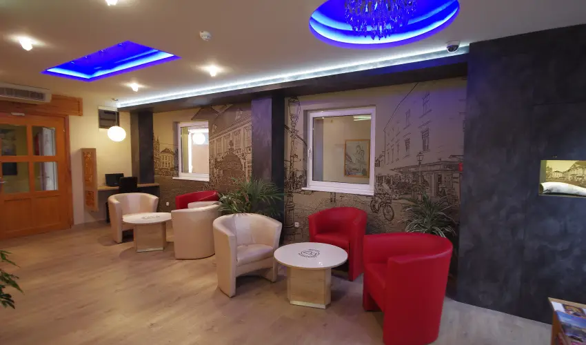 Hotel Vad�szk�rt Sz�kesfeh�rv�r - Kedvezm�nyes �r csal�dok r�sz�reak (1 �jt�l)
