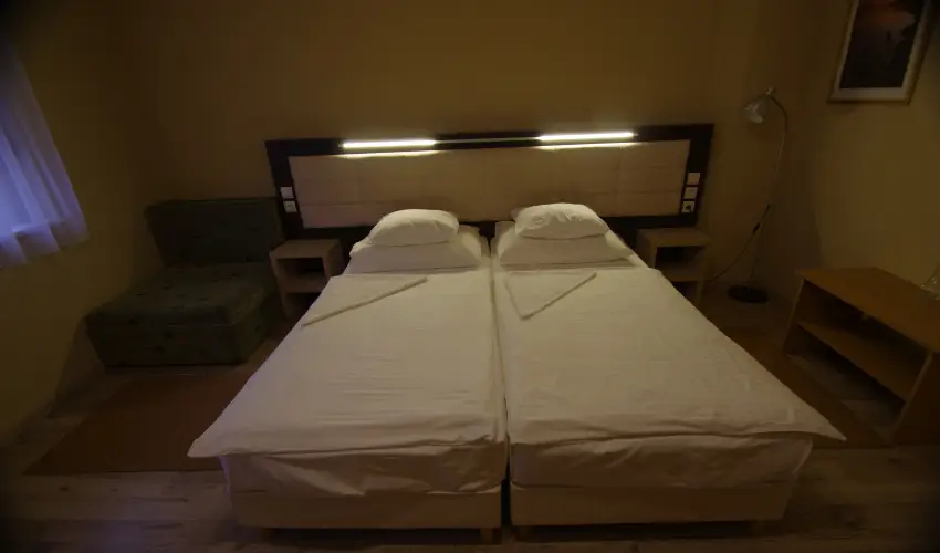 Hotel Vad�szk�rt Sz�kesfeh�rv�r - Kedvezm�nyes �r csal�dok r�sz�reak (1 �jt�l)
