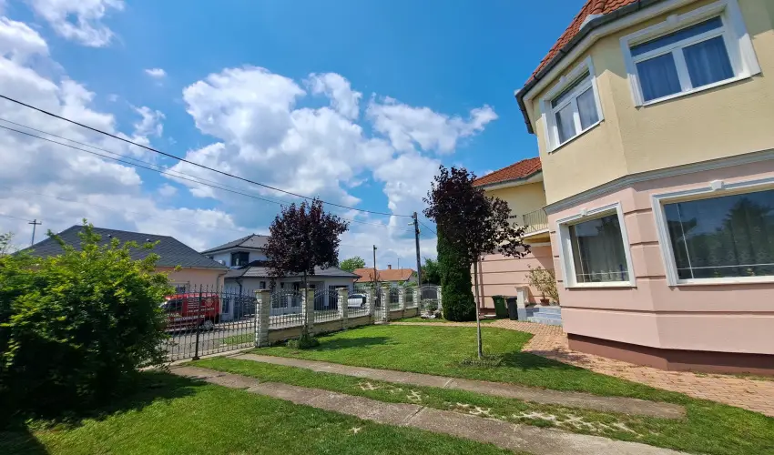 Prima Villa 2 Hajd�szoboszl� - Pr�ma h�tv�ge (min. 2 �j)