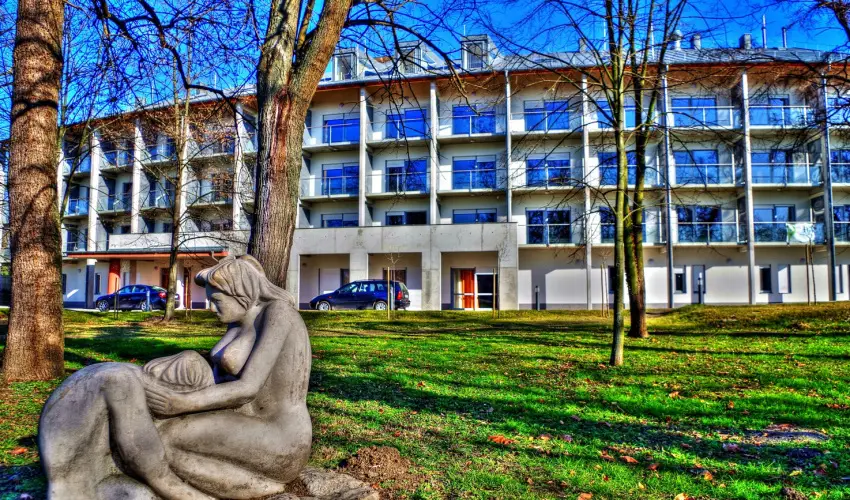 Hark�nyi Psoriasis Centrum Hark�ny - Hark�nyi ny�r T�ged v�r (1 �jt�l)