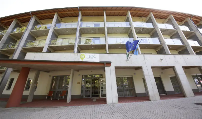 Hark�nyi Psoriasis Centrum Hark�ny - Hark�nyi ny�r T�ged v�r (1 �jt�l)