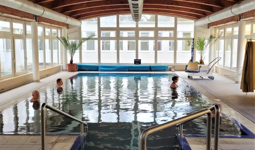 Hark�nyi Psoriasis Centrum Hark�ny - Hark�nyi ny�r T�ged v�r (1 �jt�l)