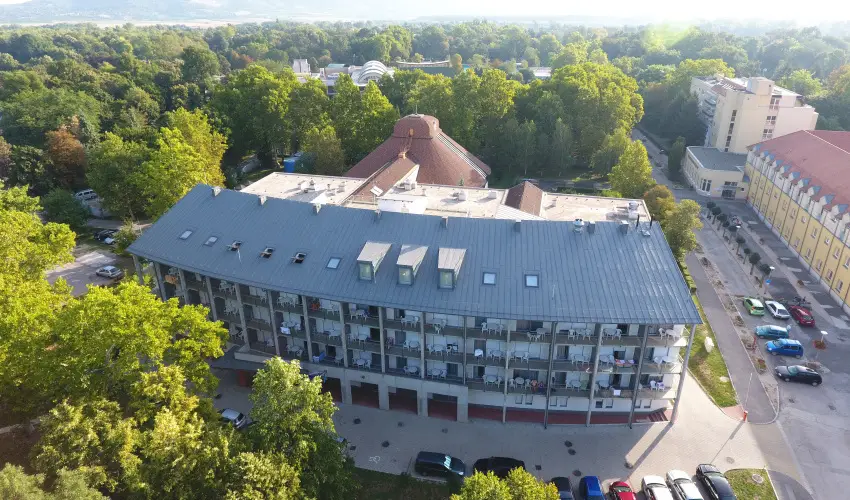 Hark�nyi Psoriasis Centrum Hark�ny - Hark�nyi ny�r T�ged v�r (1 �jt�l)