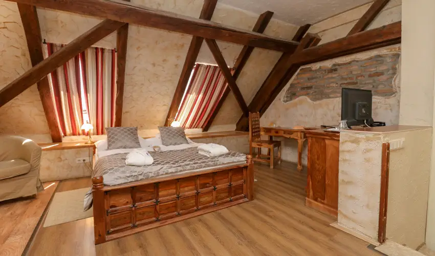 Puchner Kast�lysz�ll� Bikal - Puchner pihen�s f�lpanzi�s ell�t�ssal (min. 2 �j)