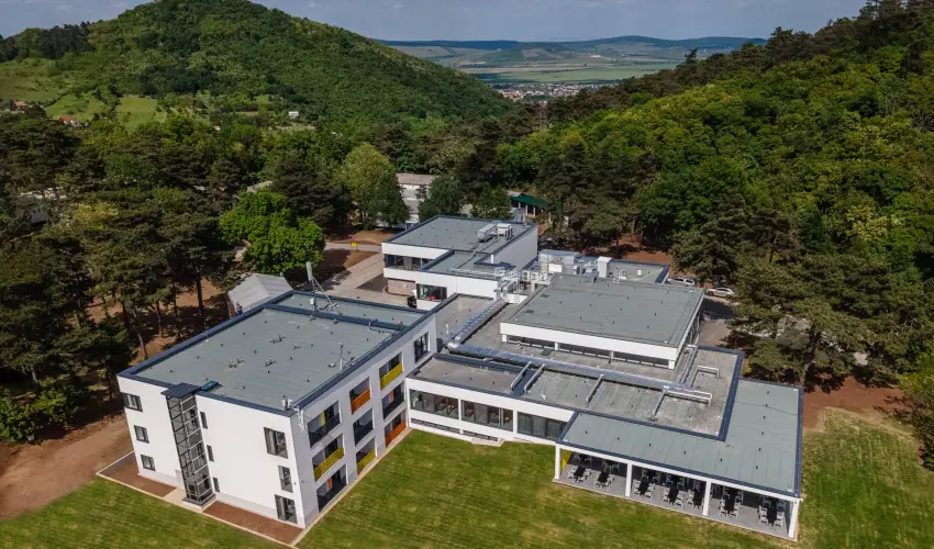 Rkczi Hotel, Tbor s Rendezvnykzpont Storaljajhely - Kedvezmnyes r csaldok rszreak reggelis elltssal (1 jtl)