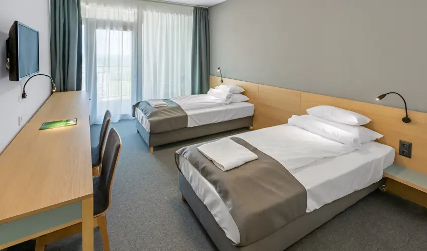 Rkczi Hotel, Tbor s Rendezvnykzpont Storaljajhely - Kedvezmnyes r csaldok rszreak reggelis elltssal (1 jtl)