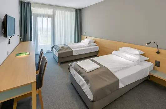 Rkczi Hotel, Tbor s Rendezvnykzpont - Kedvezmnyes r csaldok rszreak reggelis elltssal (1 jtl)