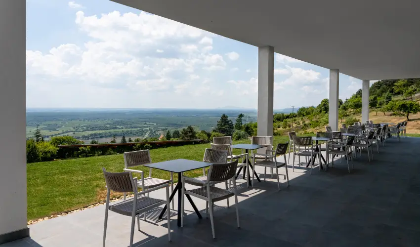 Rkczi Hotel, Tbor s Rendezvnykzpont Storaljajhely - Kedvezmnyes r csaldok rszreak reggelis elltssal (1 jtl)