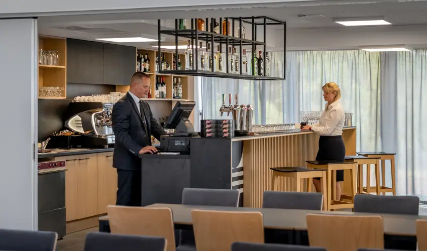 Rkczi Hotel, Tbor s Rendezvnykzpont Storaljajhely - Kedvezmnyes r csaldok rszreak reggelis elltssal (1 jtl)