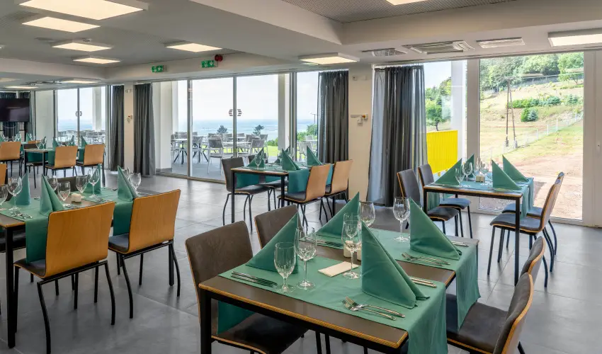 Rkczi Hotel, Tbor s Rendezvnykzpont Storaljajhely - Kedvezmnyes r csaldok rszreak reggelis elltssal (1 jtl)