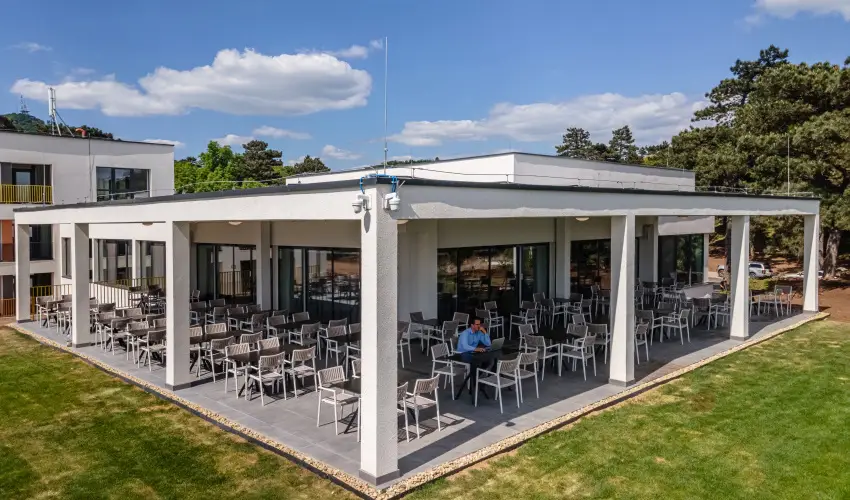 Rkczi Hotel, Tbor s Rendezvnykzpont Storaljajhely - Kedvezmnyes r csaldok rszreak reggelis elltssal (1 jtl)